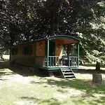 Ferienhaus La Roulotte Du Moulin De Rebets